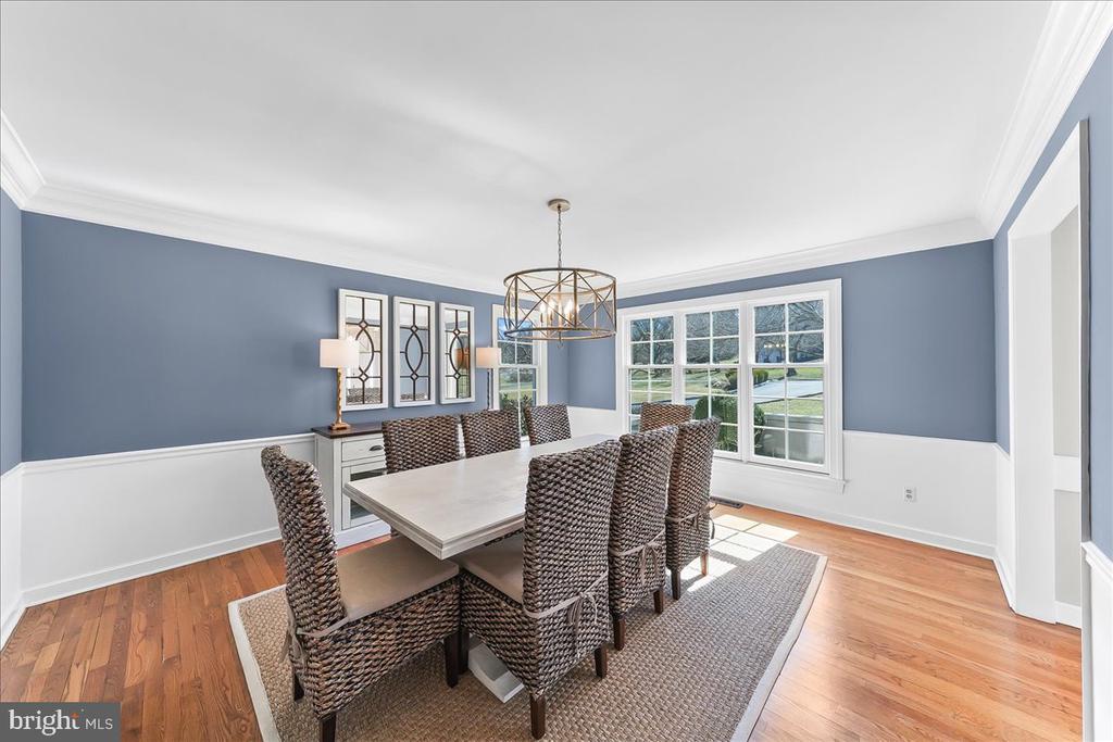 345 COUNTRY LANE