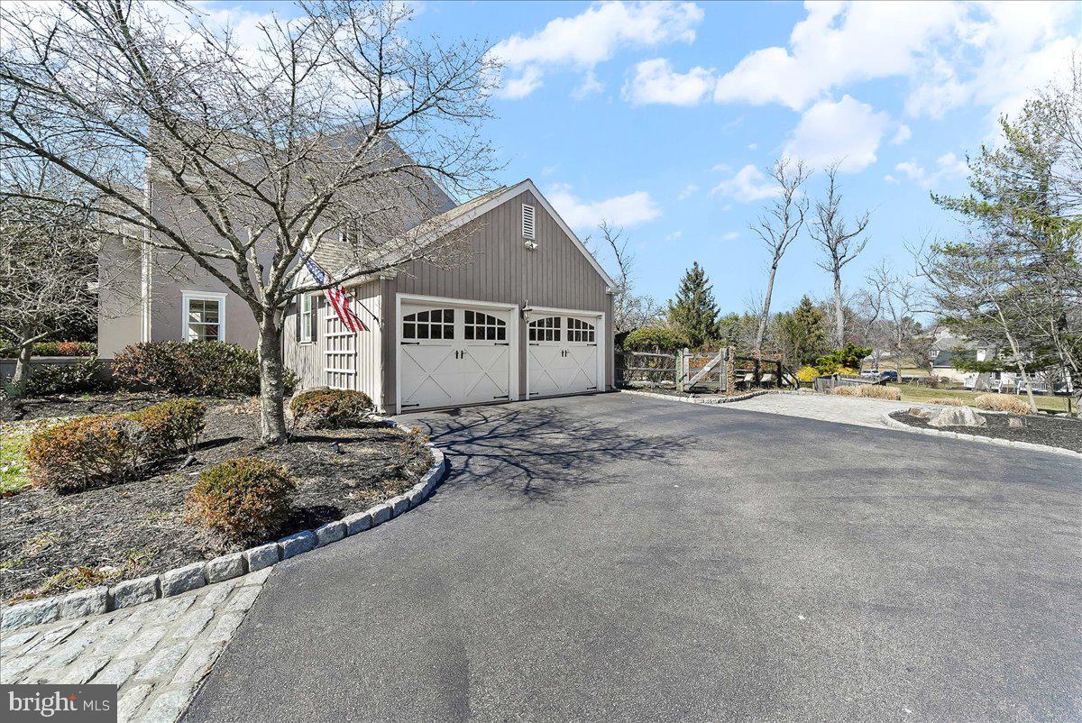 345 COUNTRY LANE