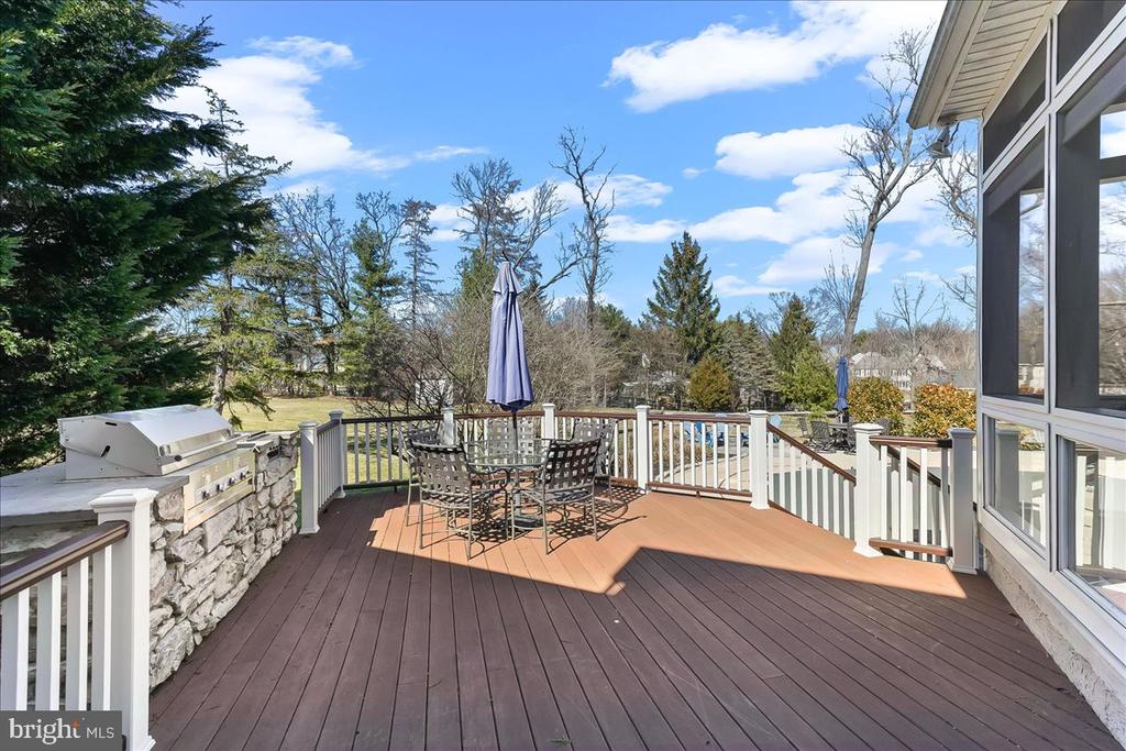 345 COUNTRY LANE