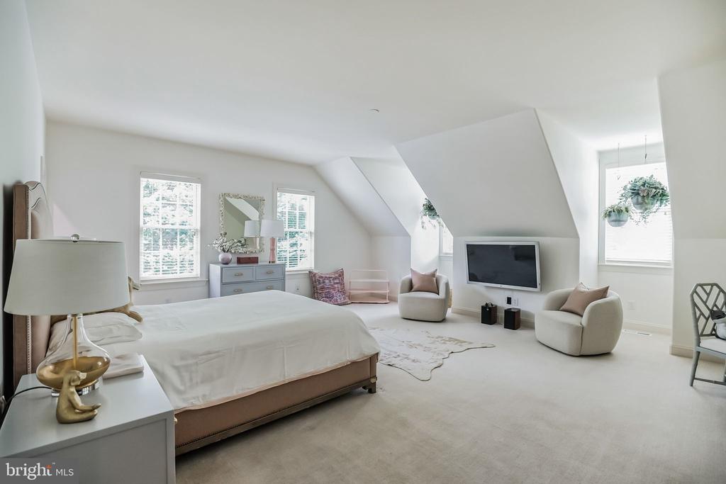 129 BROOKE FARM ROAD