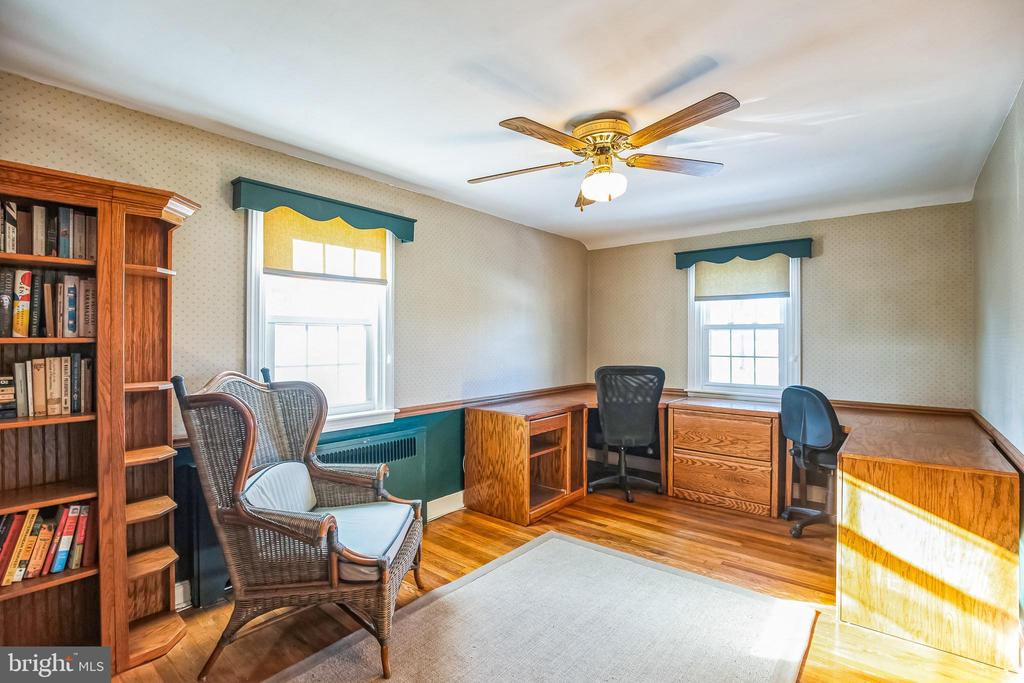 27 MEDBURY LANE