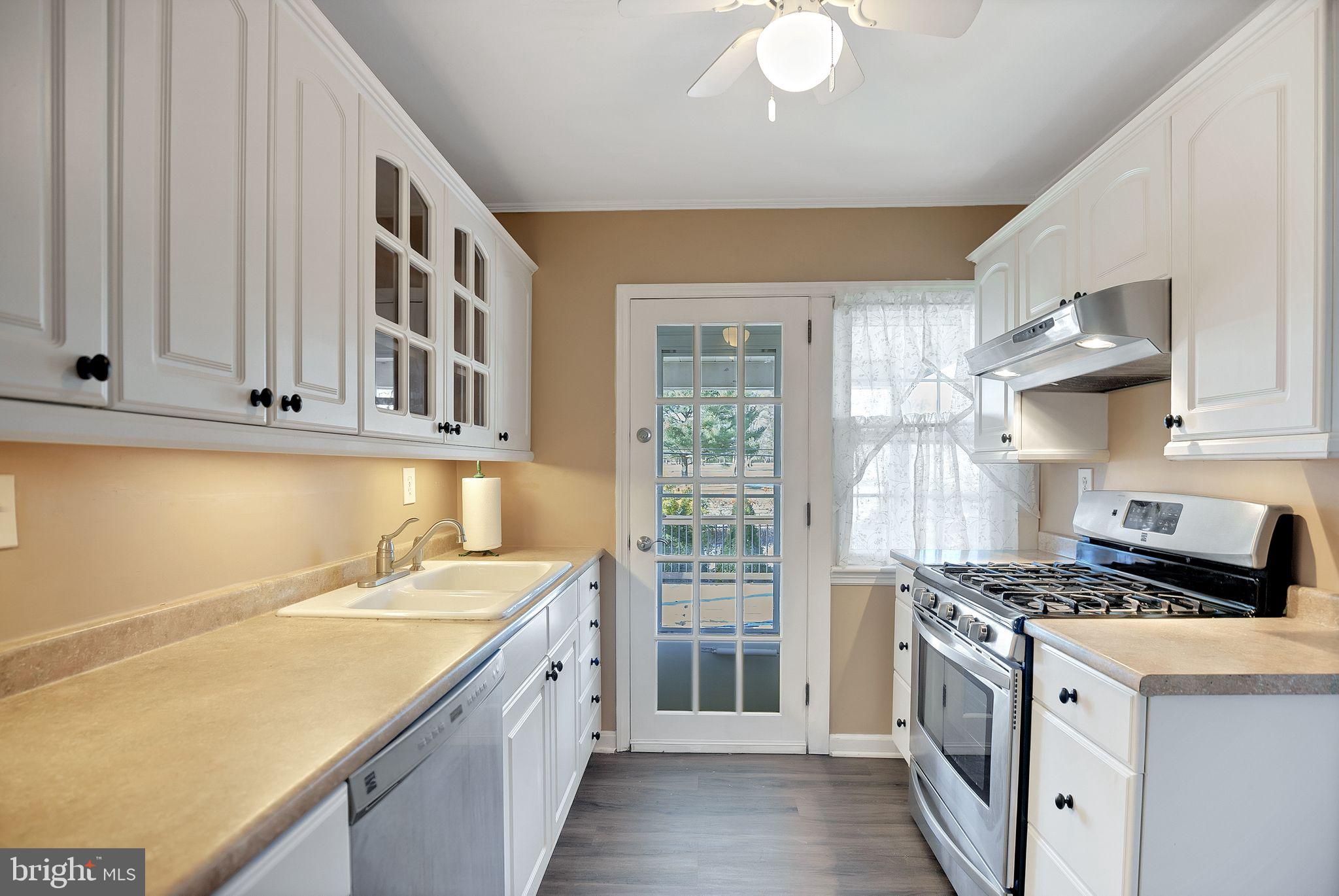 27 MEDBURY LANE