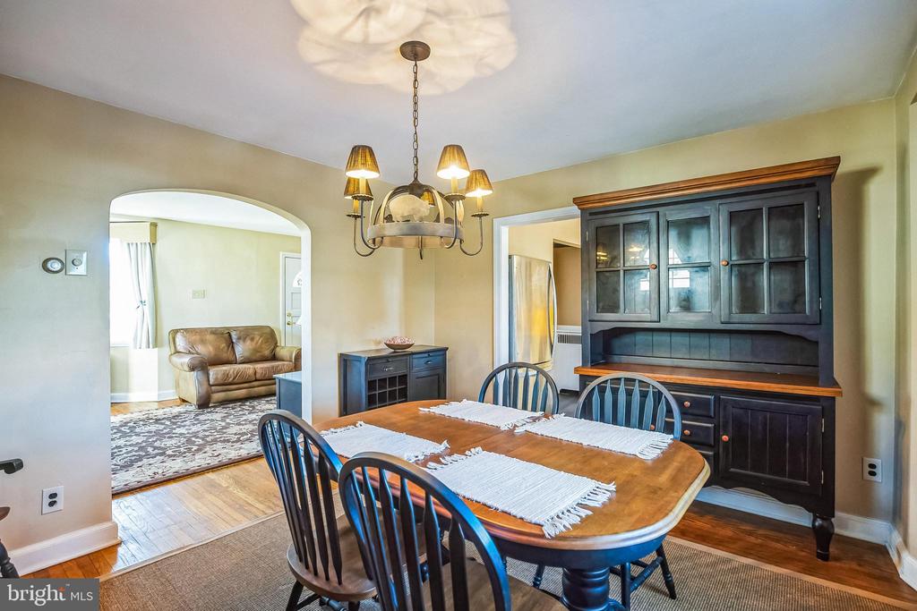 27 MEDBURY LANE