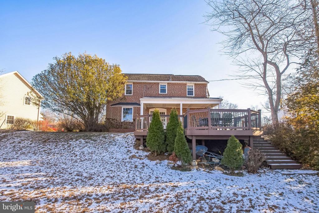 27 MEDBURY LANE