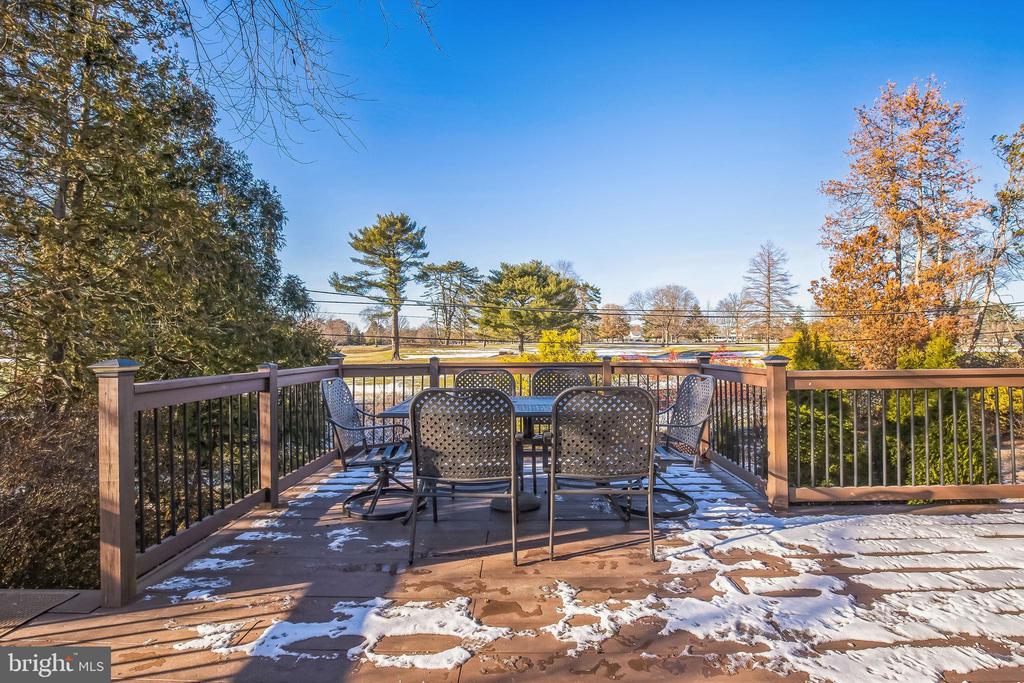 27 MEDBURY LANE