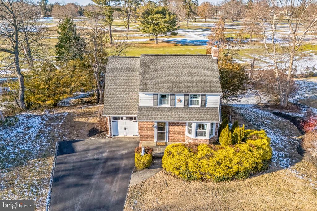 27 MEDBURY LANE