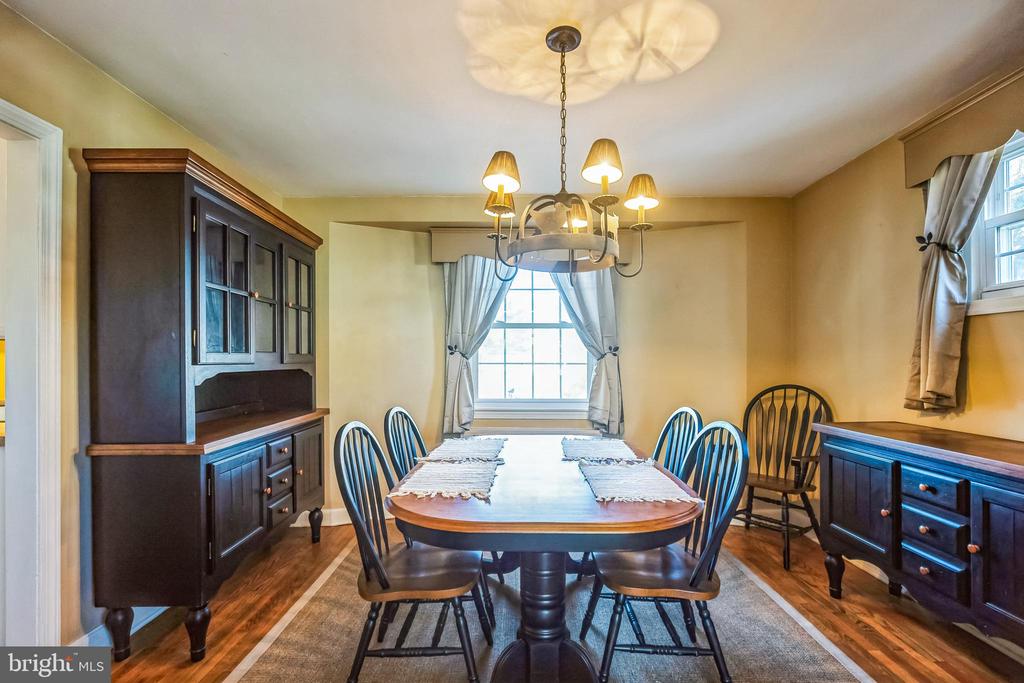 27 MEDBURY LANE