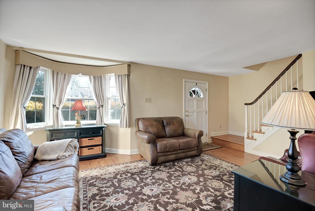 27 MEDBURY LANE