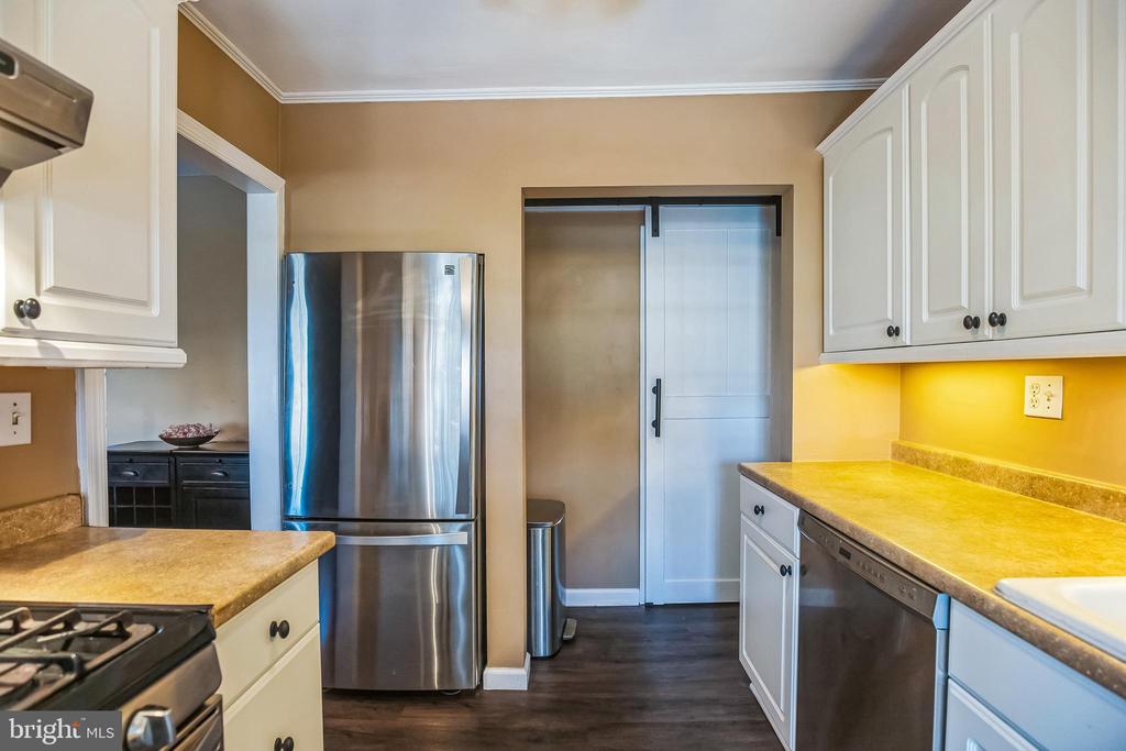27 MEDBURY LANE