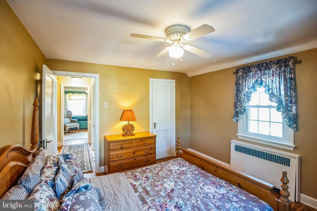 27 MEDBURY LANE