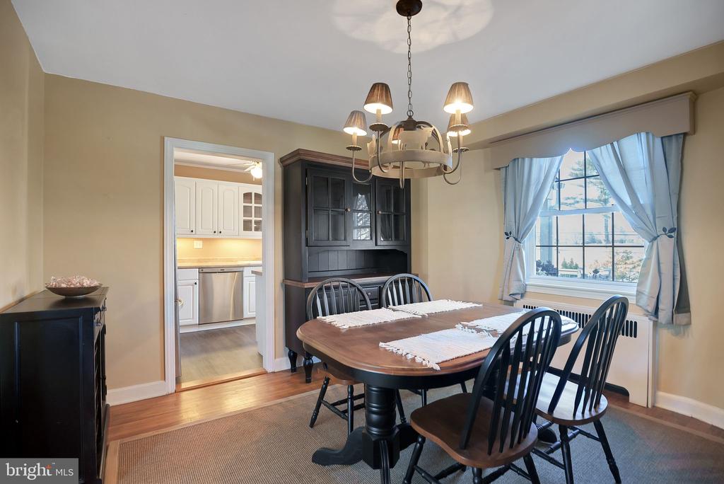27 MEDBURY LANE