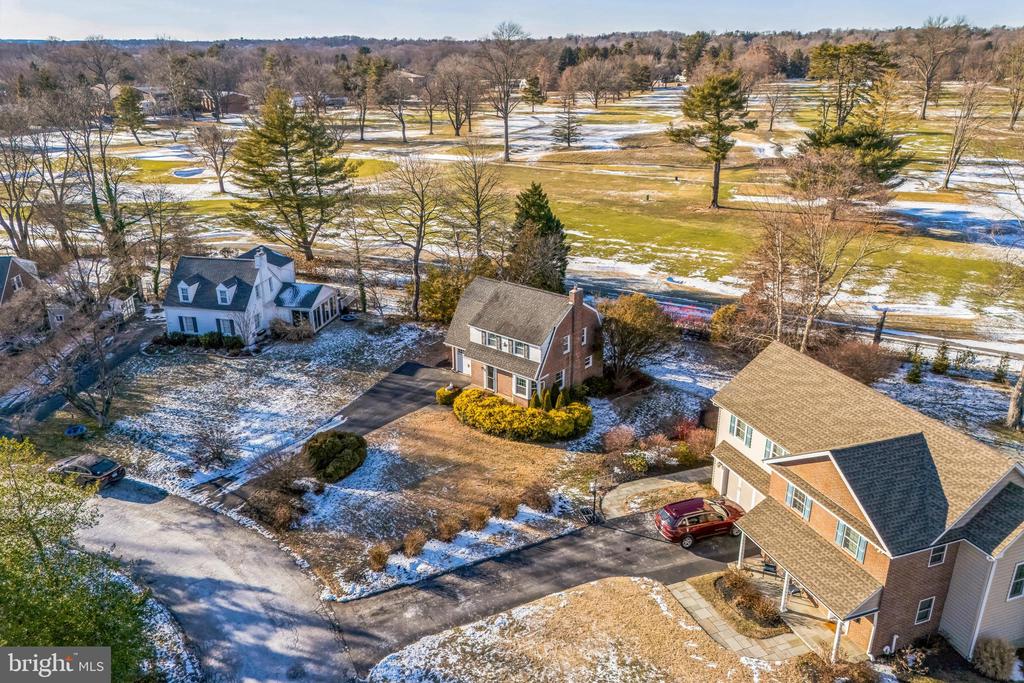 27 MEDBURY LANE