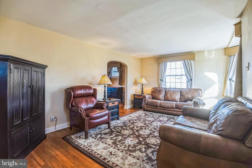 27 MEDBURY LANE