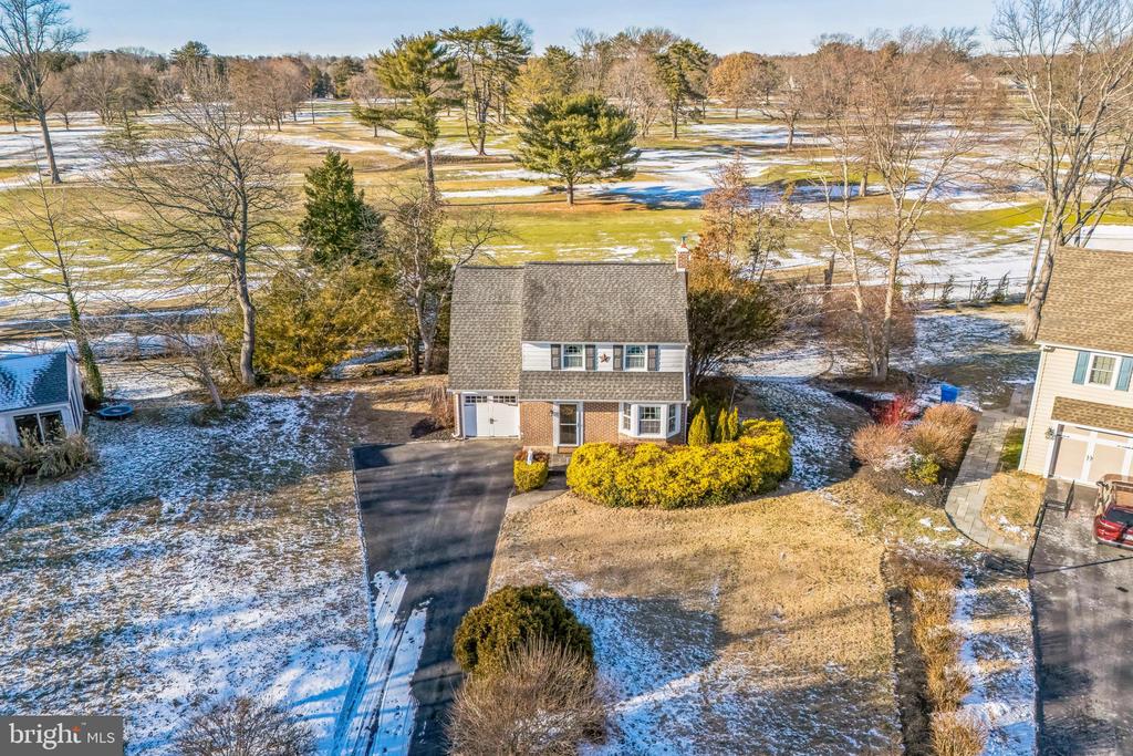 27 MEDBURY LANE