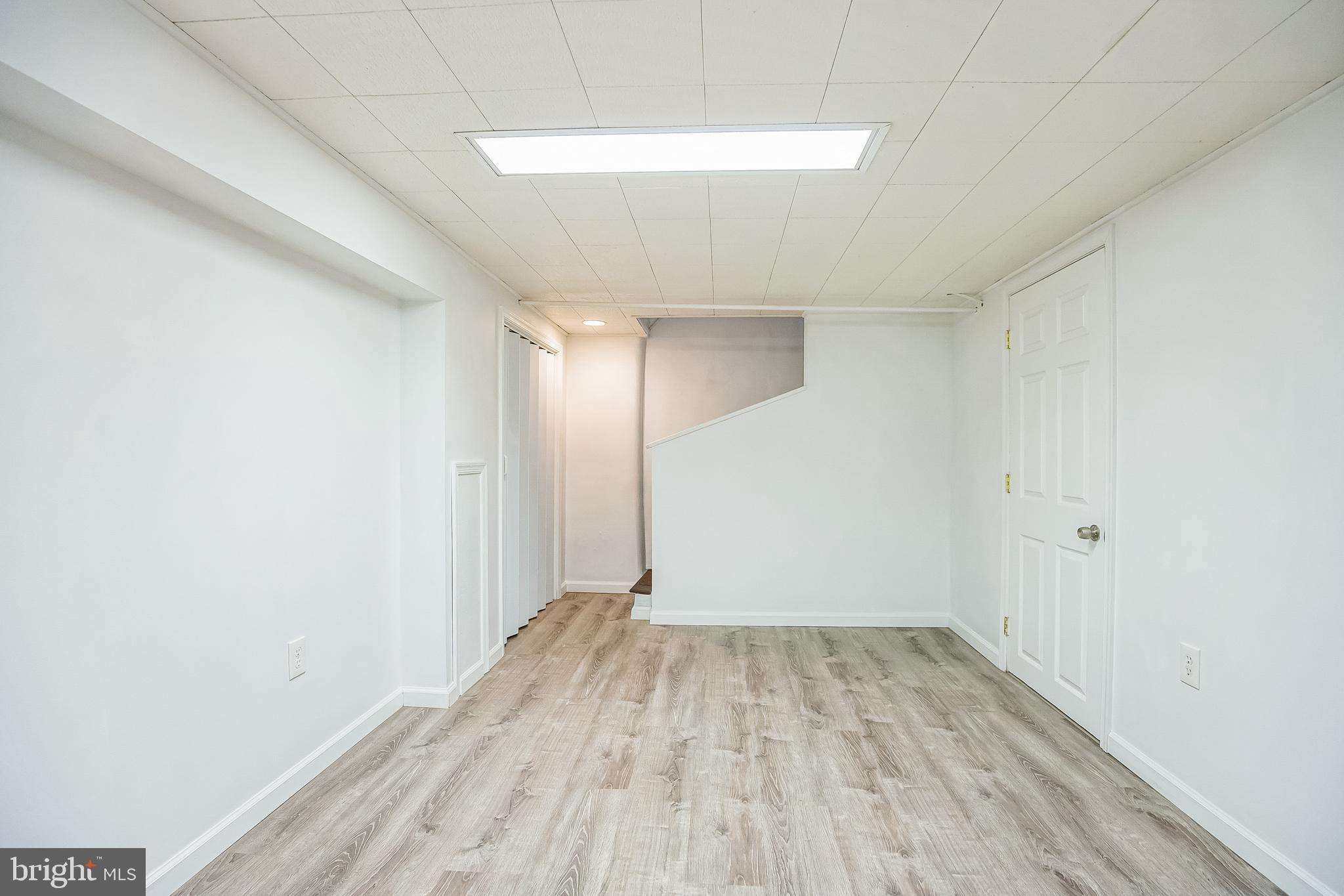 27 MEDBURY LANE