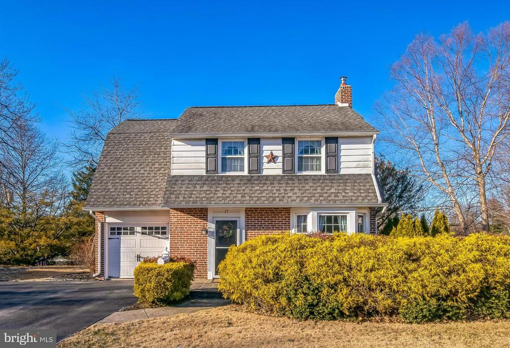 27 MEDBURY LANE