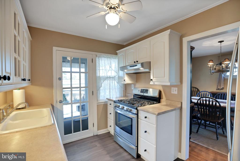 27 MEDBURY LANE