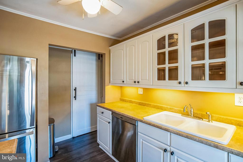 27 MEDBURY LANE