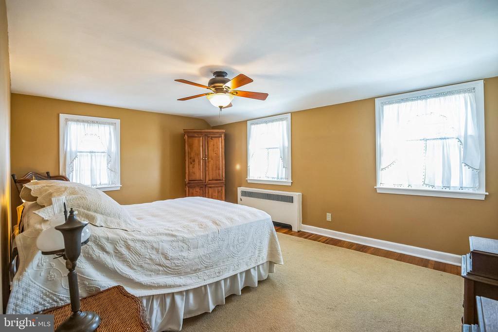 27 MEDBURY LANE