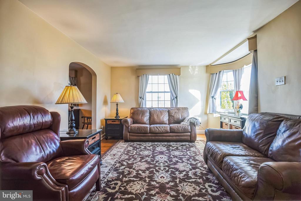 27 MEDBURY LANE