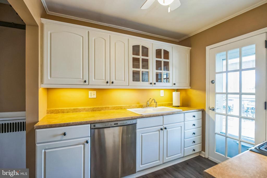 27 MEDBURY LANE