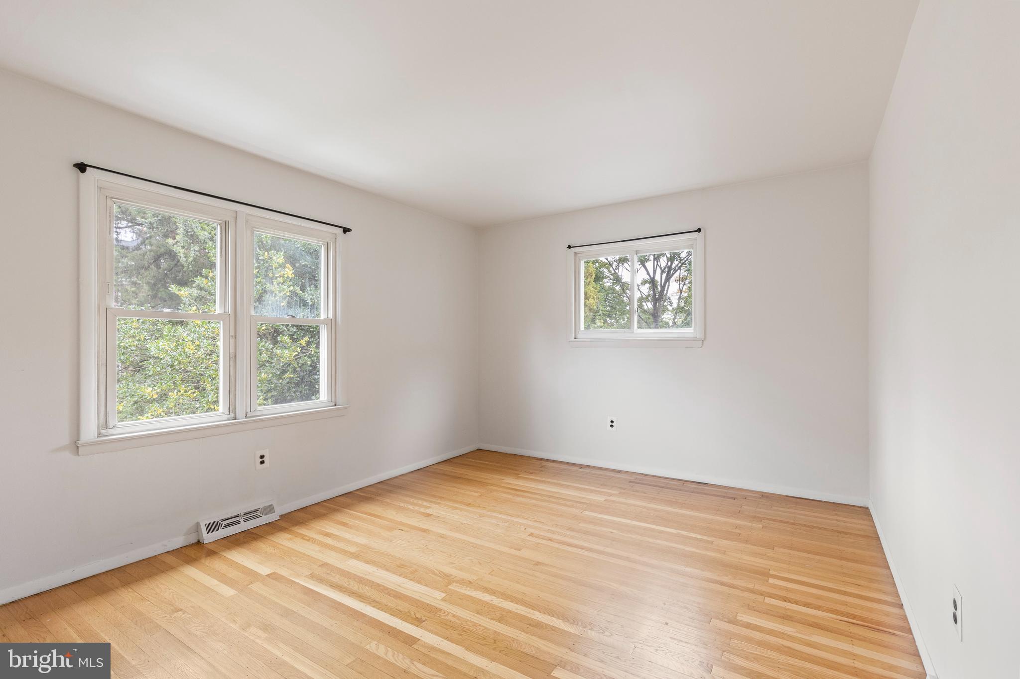 209 HILLSIDE AVENUE