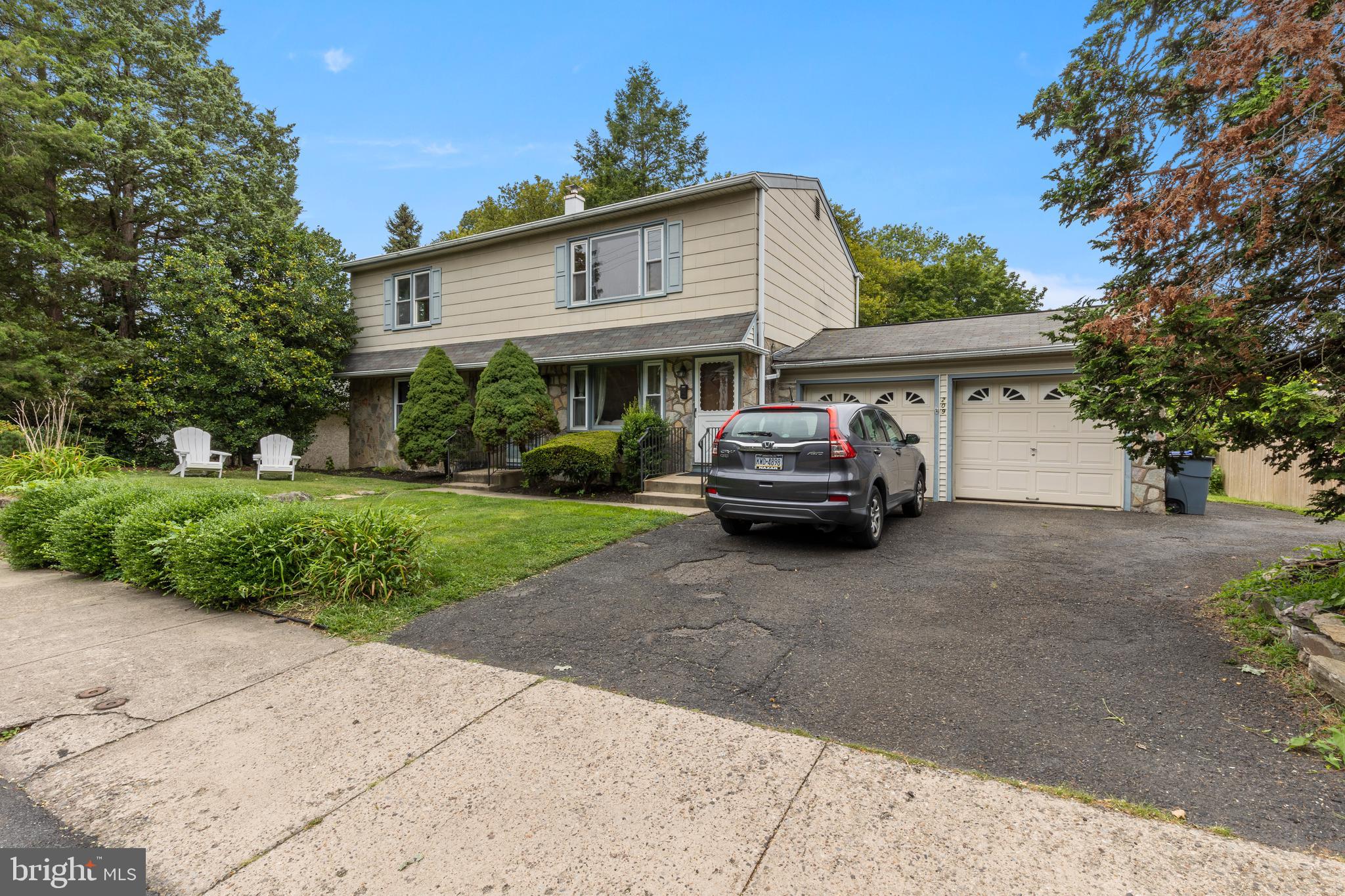 209 HILLSIDE AVENUE
