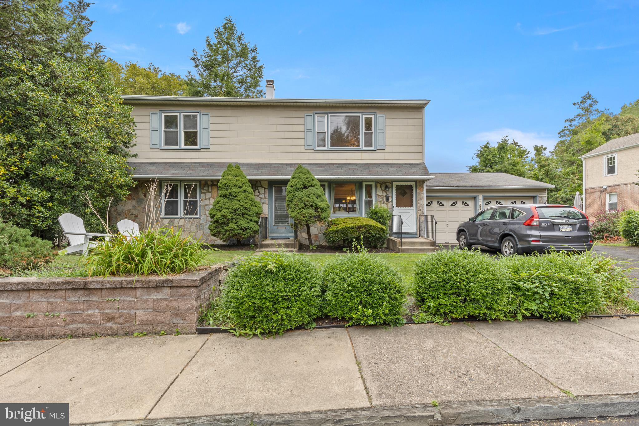 209 HILLSIDE AVENUE