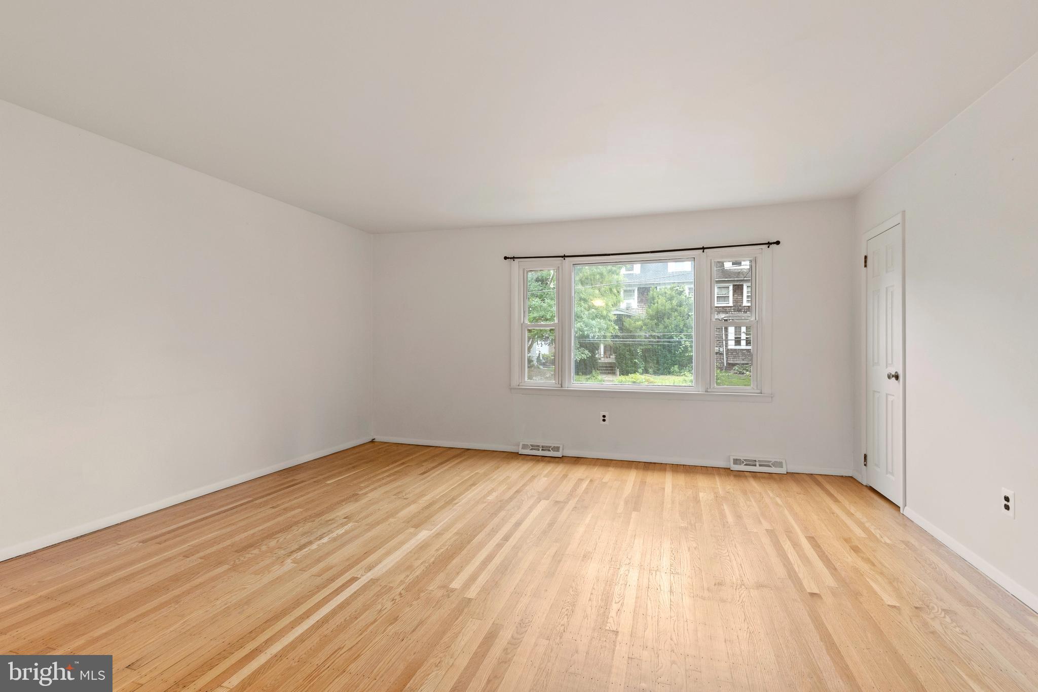 209 HILLSIDE AVENUE