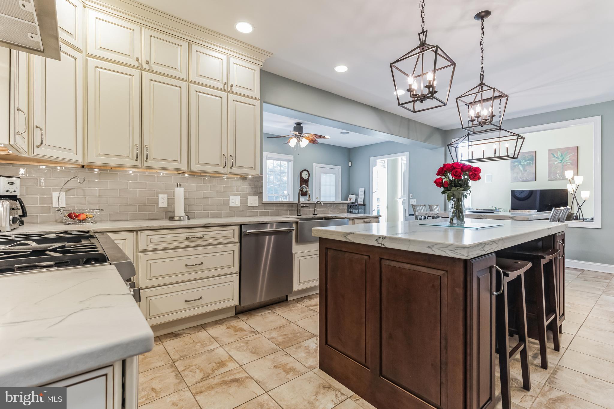 332 SUN VALLEY DRIVE
