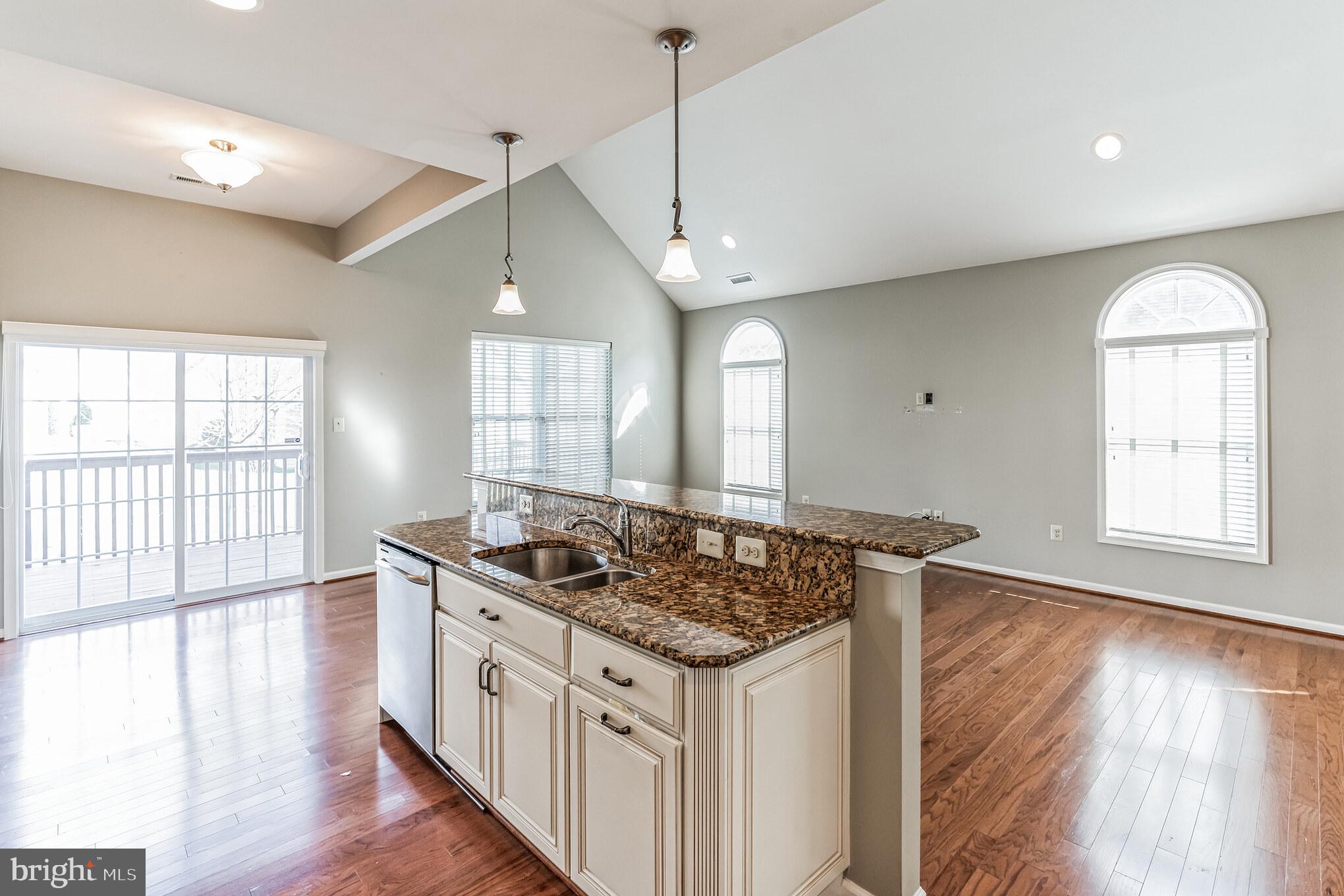 107 LINCOLN DRIVE 233