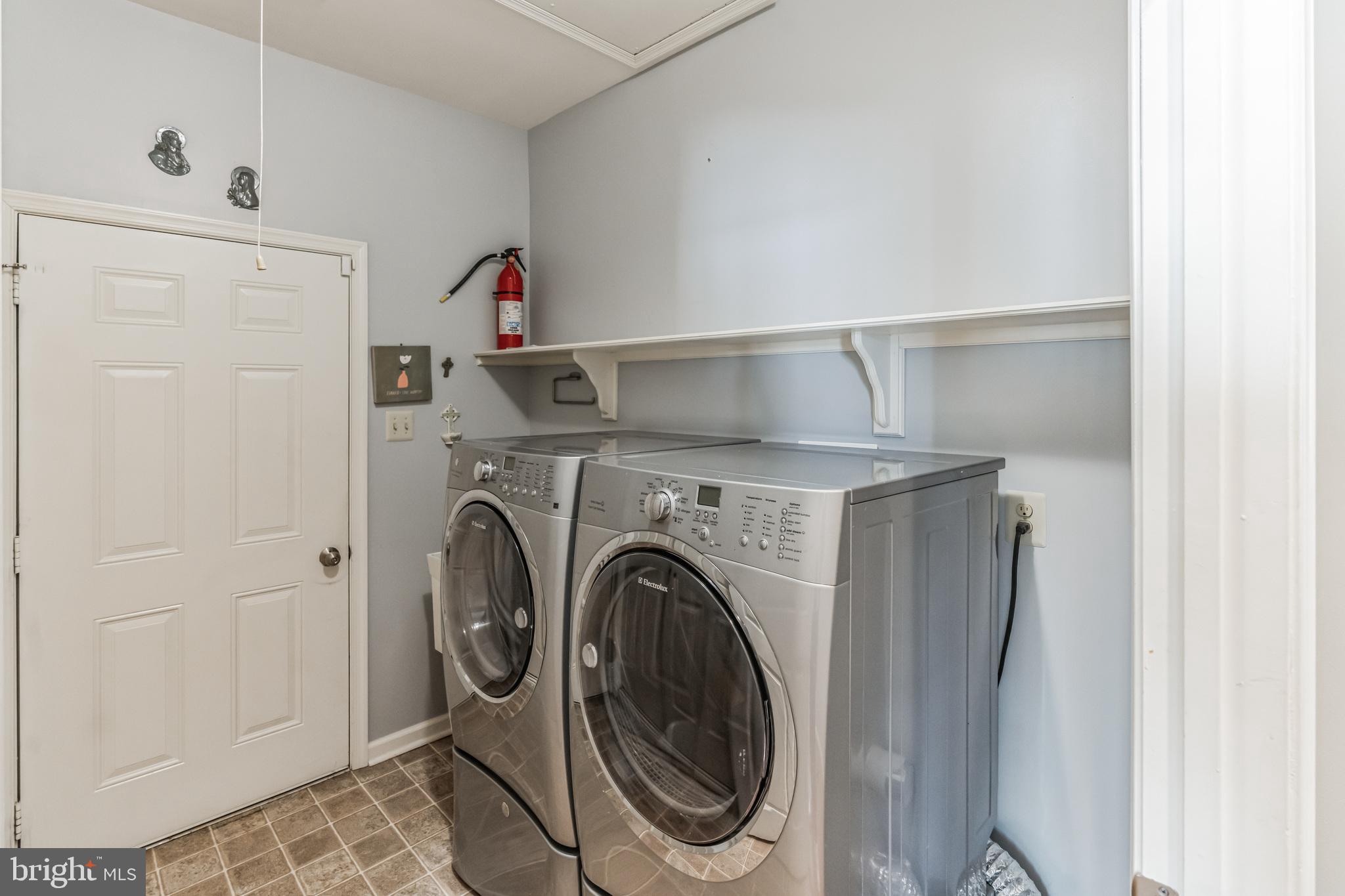107 LINCOLN DRIVE 233