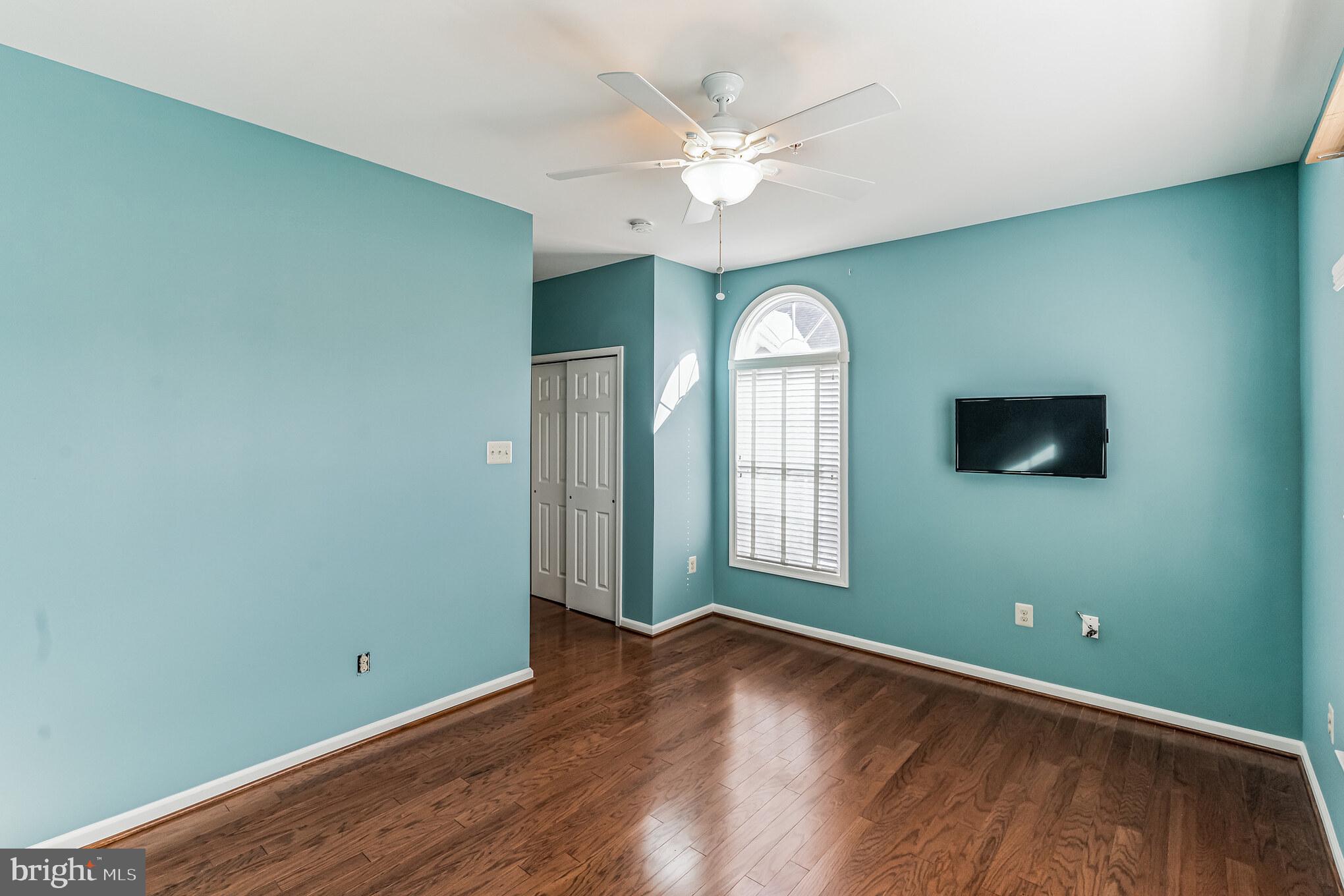 107 LINCOLN DRIVE 233