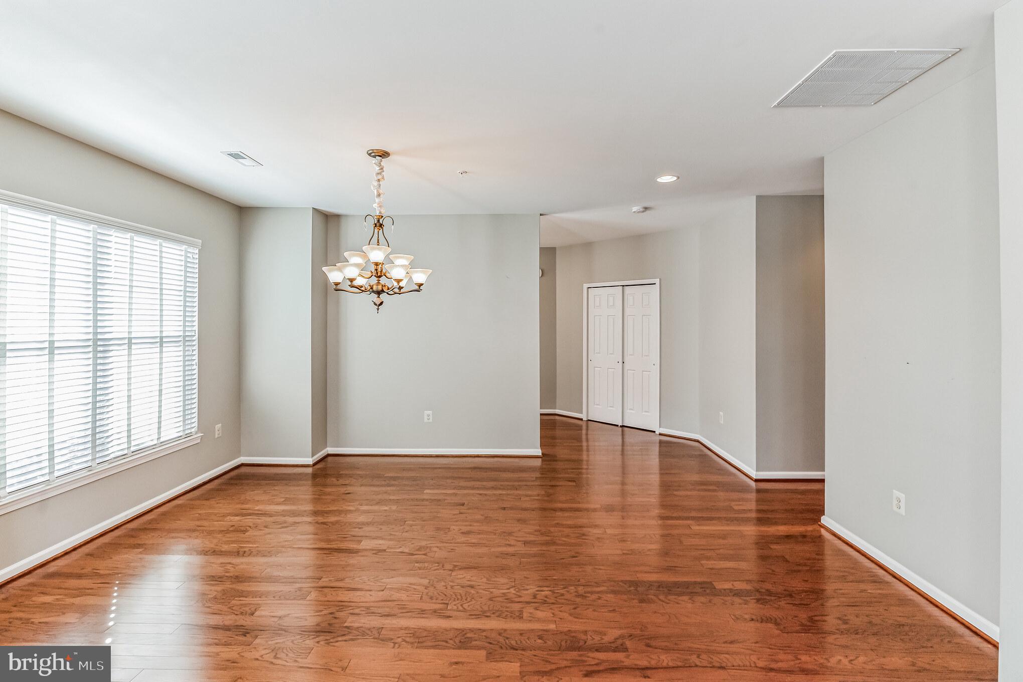 107 LINCOLN DRIVE 233