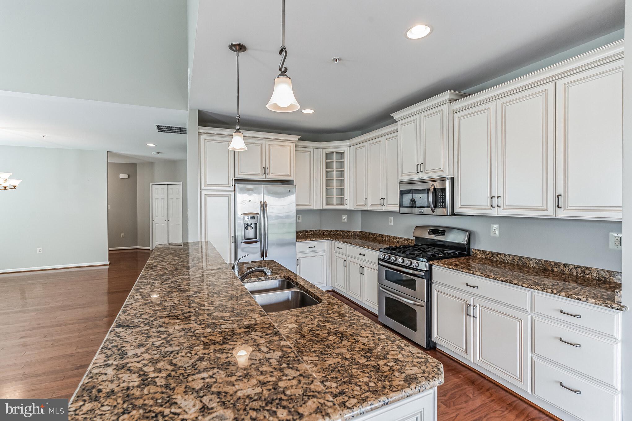 107 LINCOLN DRIVE 233