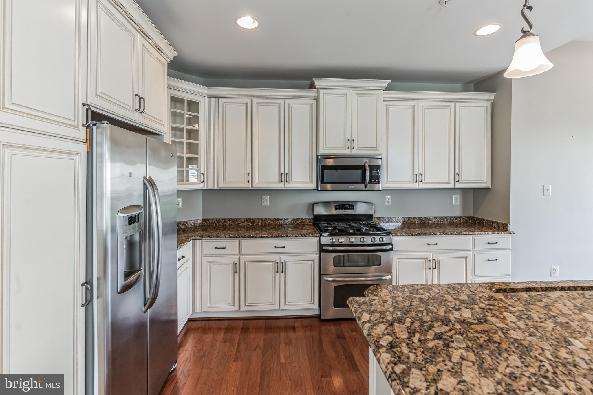 107 LINCOLN DRIVE 233