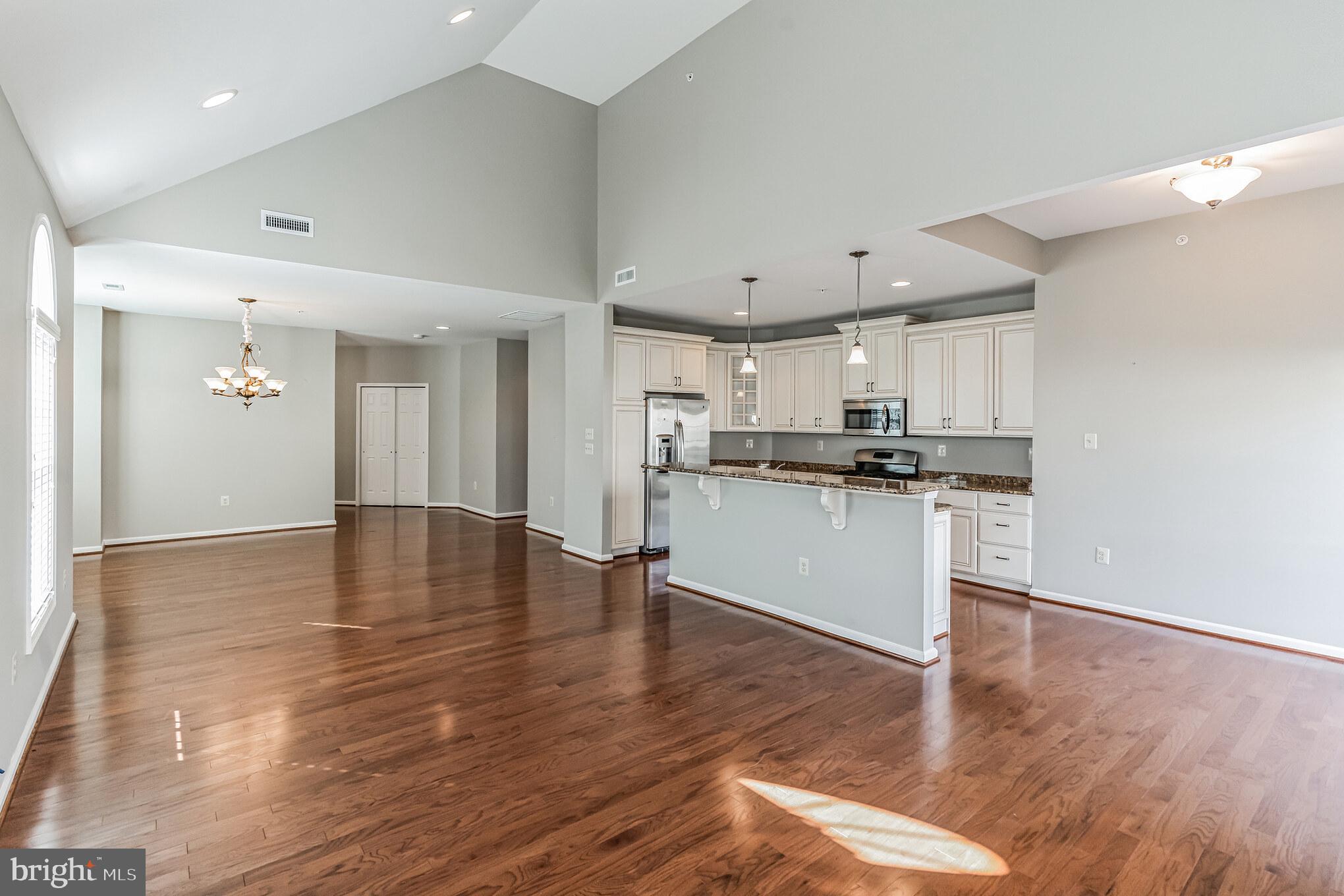 107 LINCOLN DRIVE 233