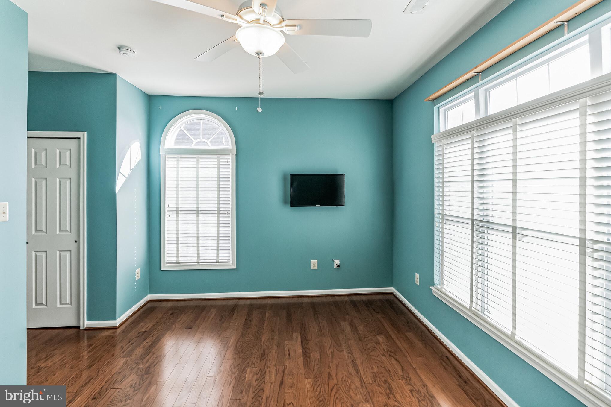 107 LINCOLN DRIVE 233