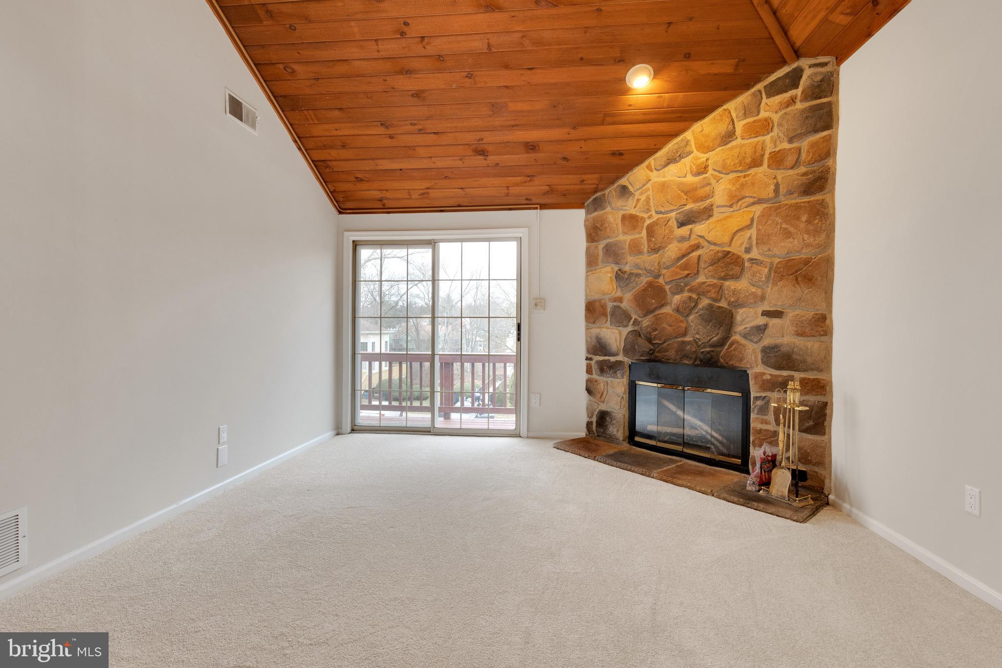 334 GREEN MEADOW LANE