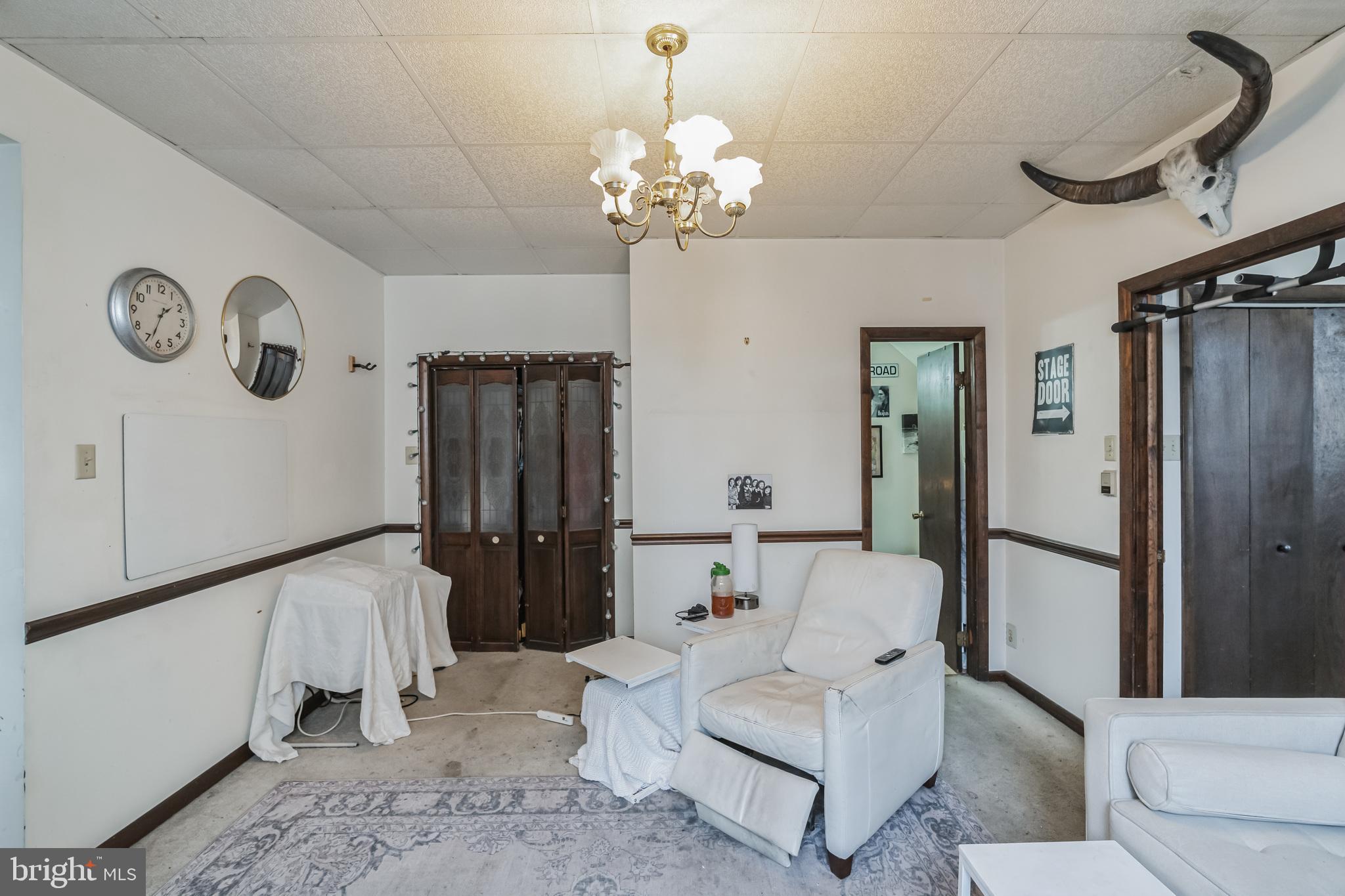 2907 MOUNT CARMEL AVENUE