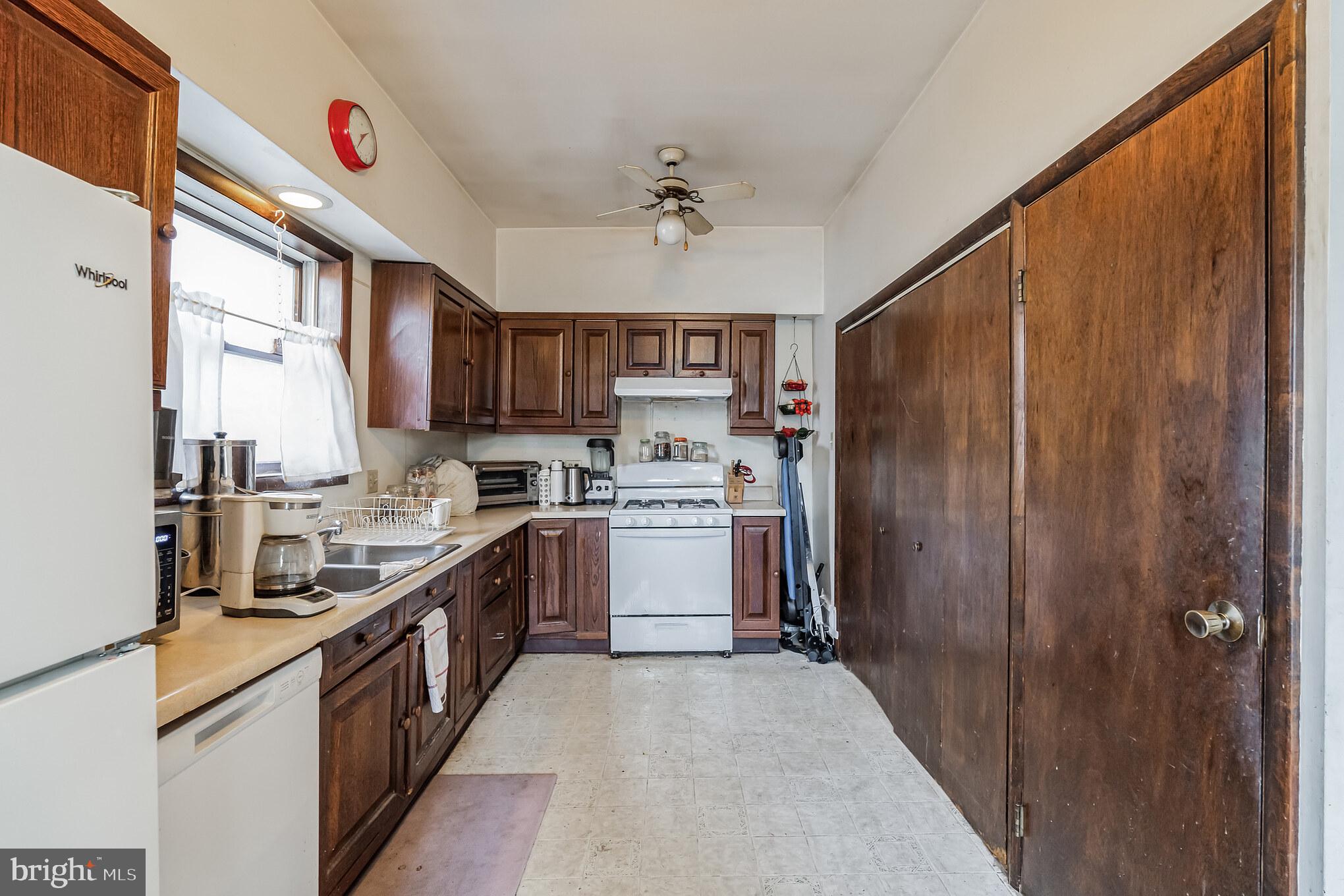 2907 MOUNT CARMEL AVENUE