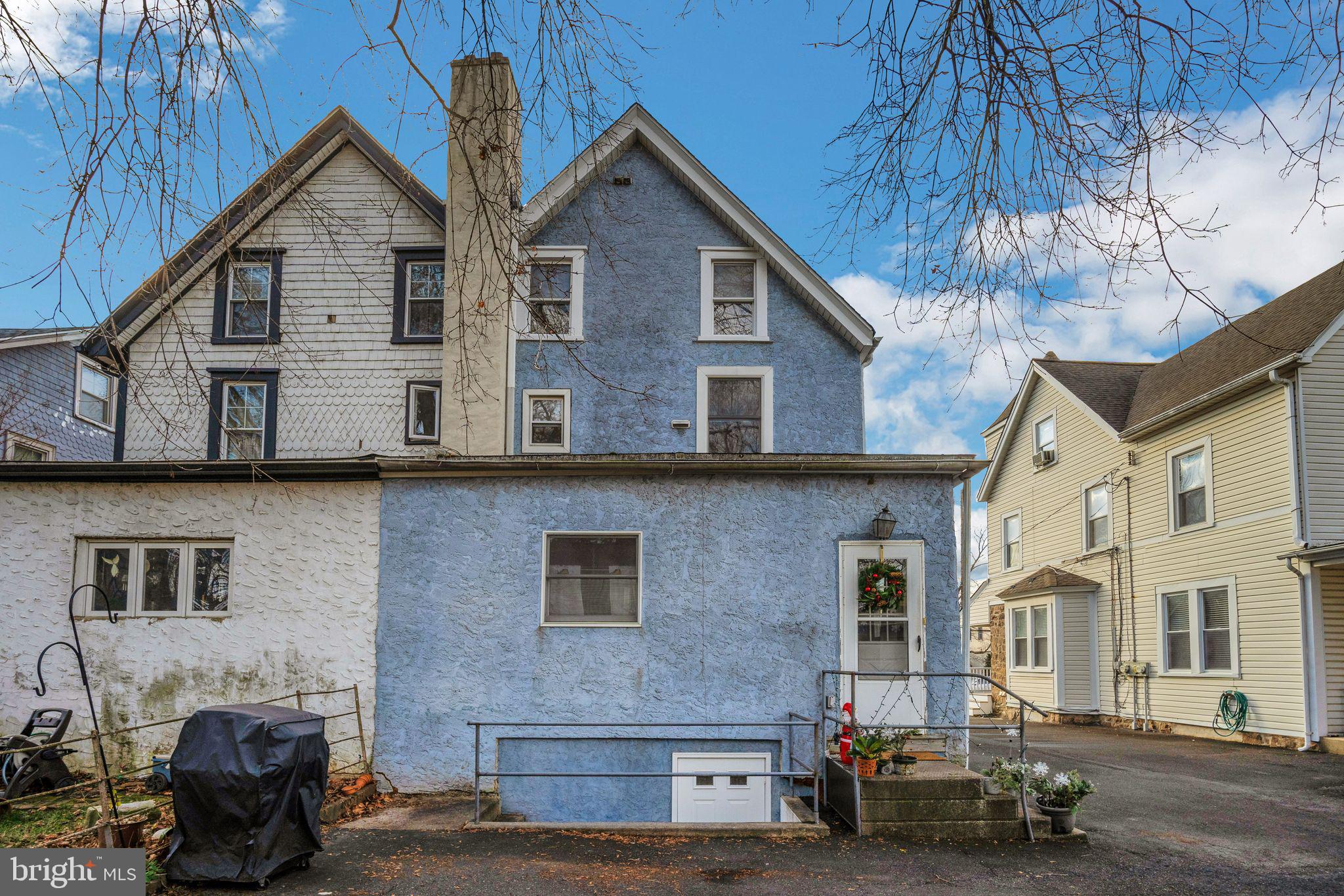 2907 MOUNT CARMEL AVENUE
