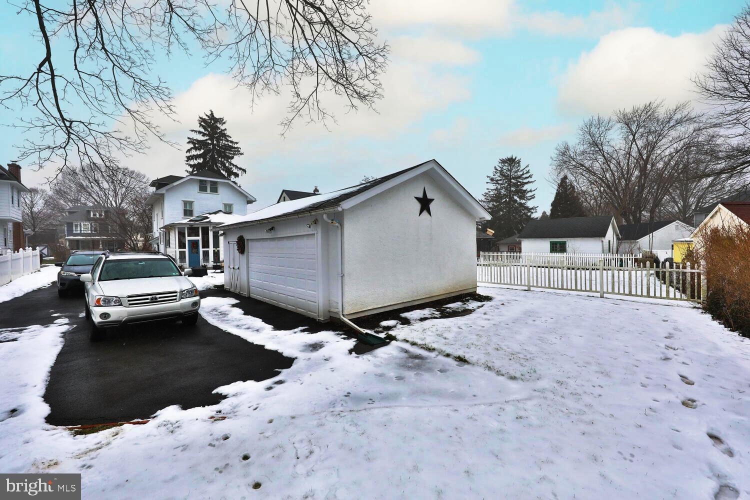335 CLIVEDEN AVENUE