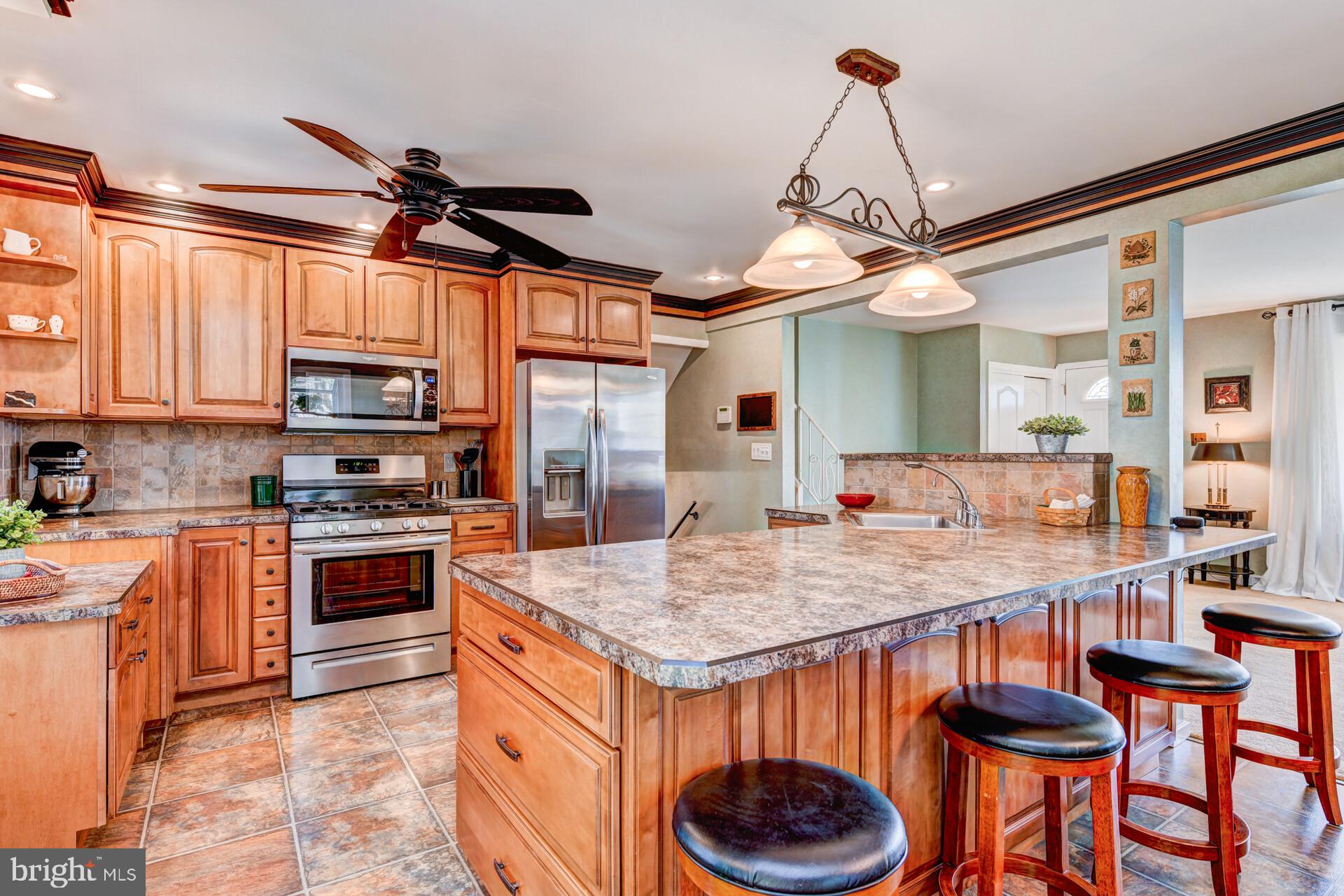 517 MANOR HOUSE LANE