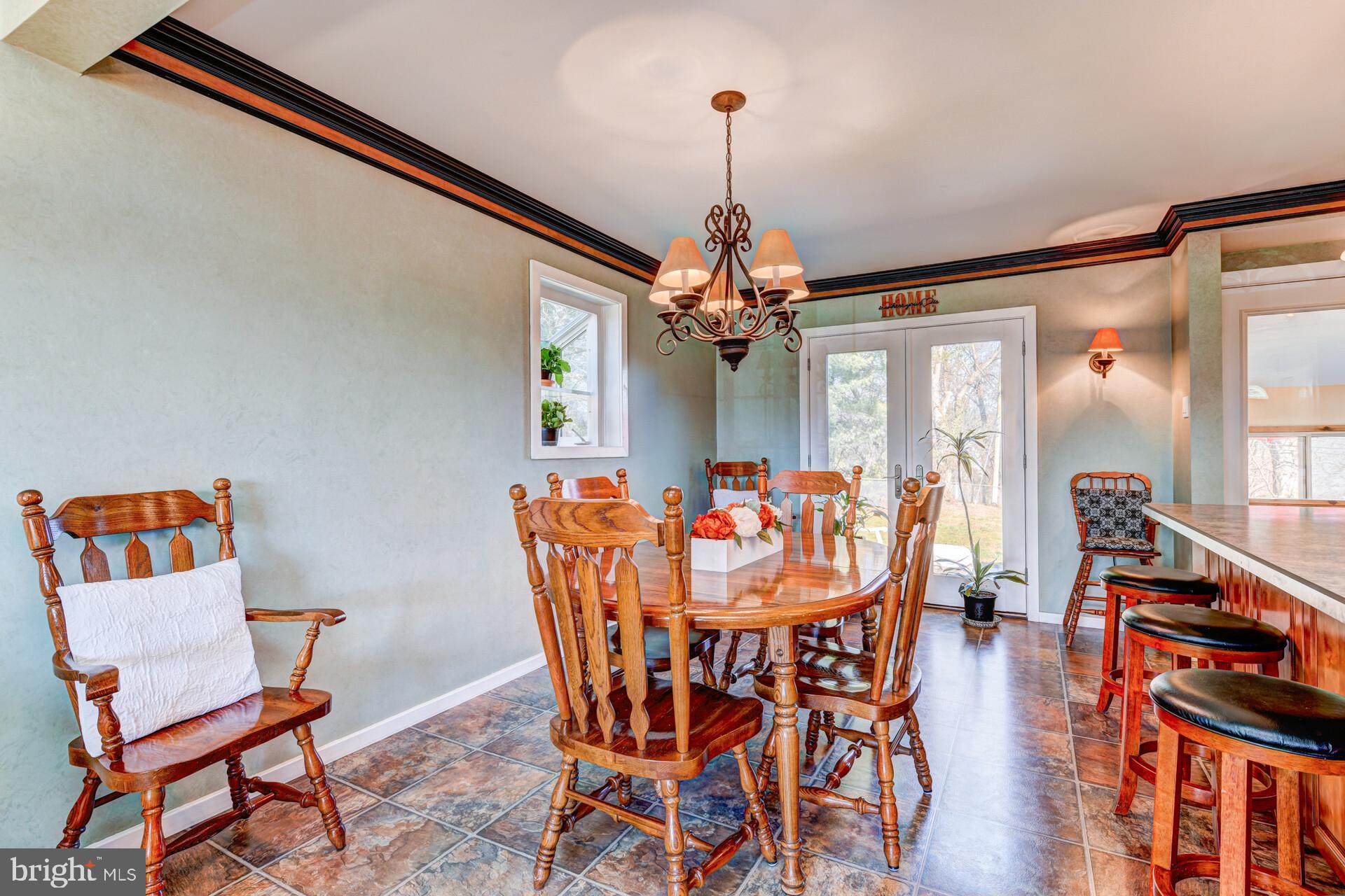 517 MANOR HOUSE LANE