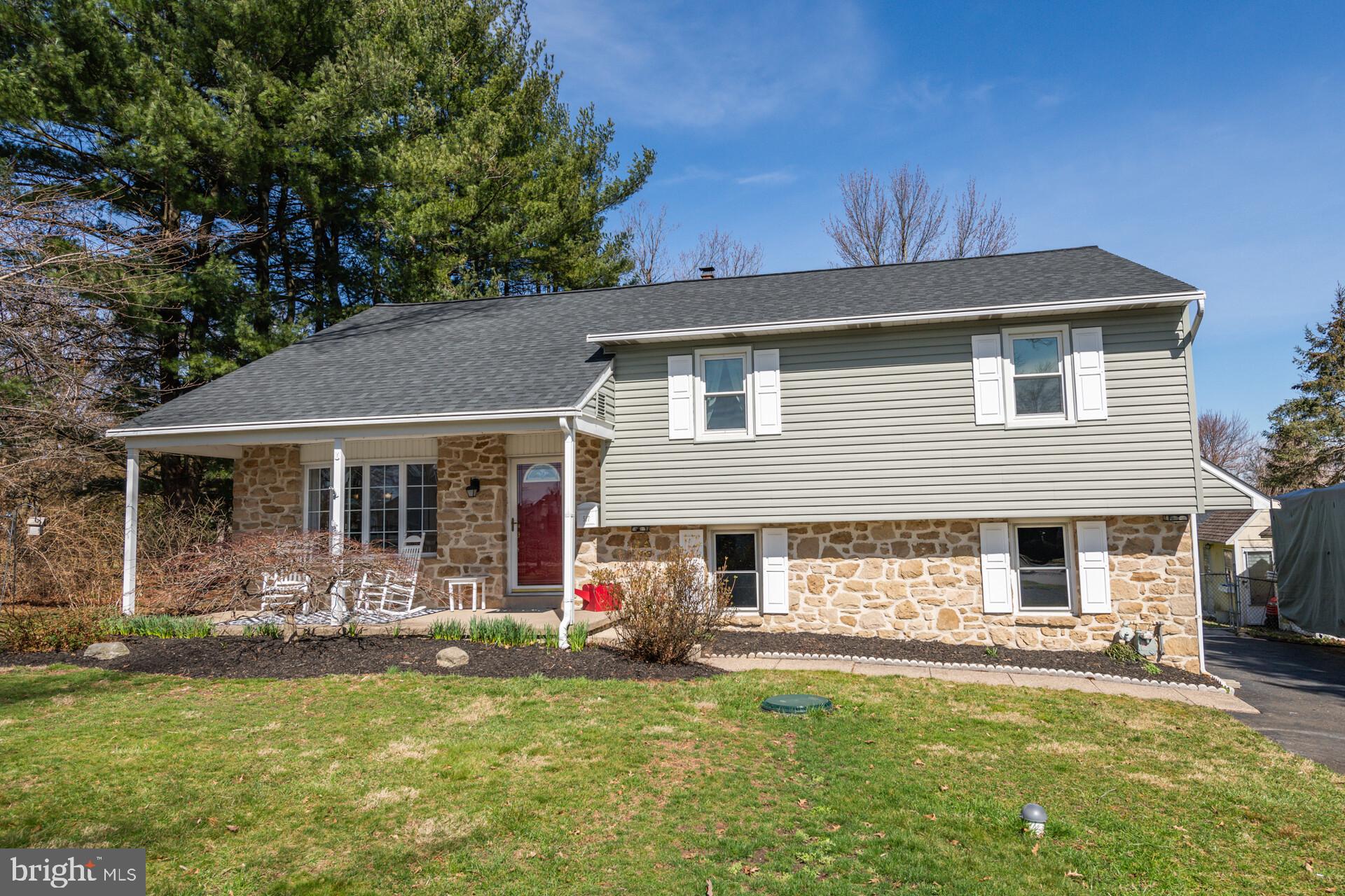 517 MANOR HOUSE LANE