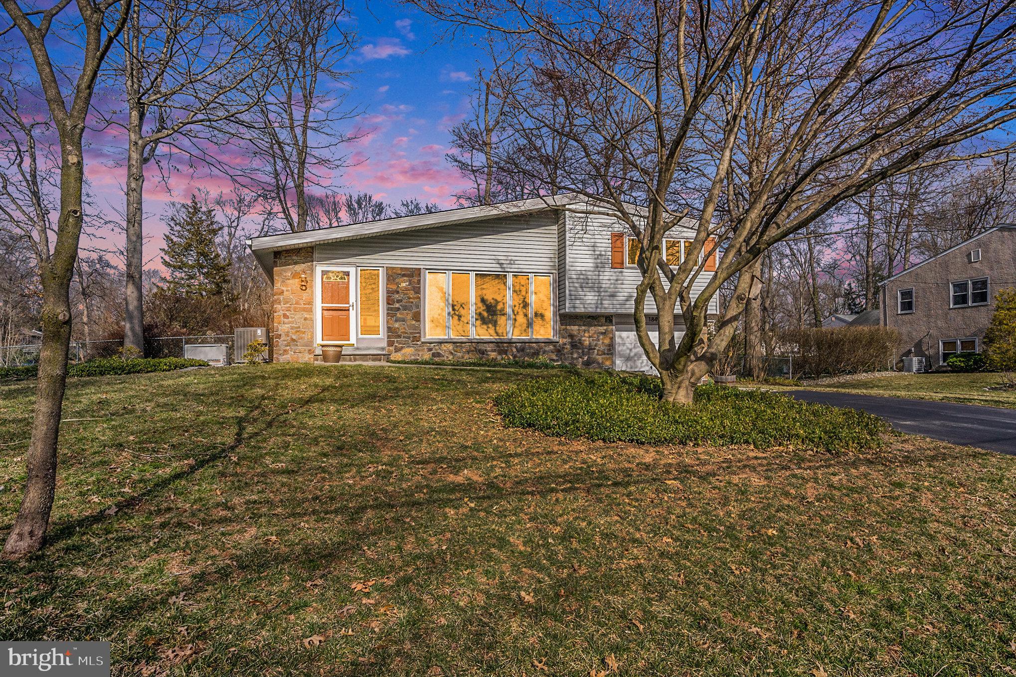 1849 PULASKI DRIVE