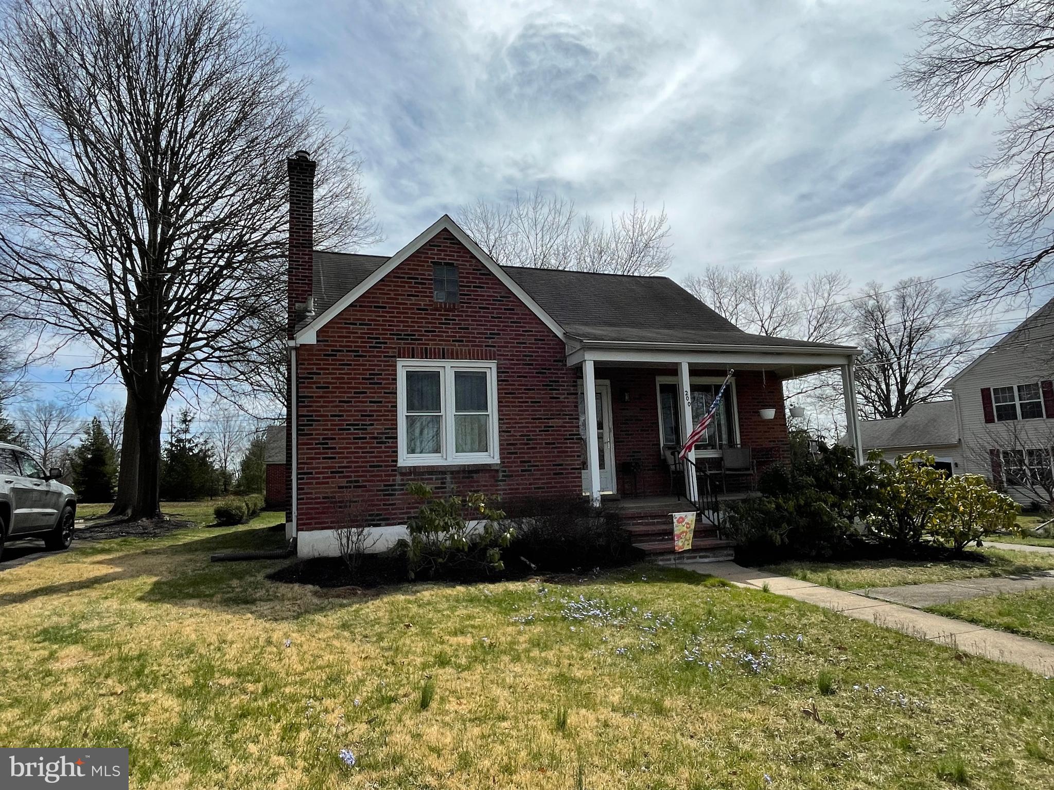200 MONTGOMERY AVENUE