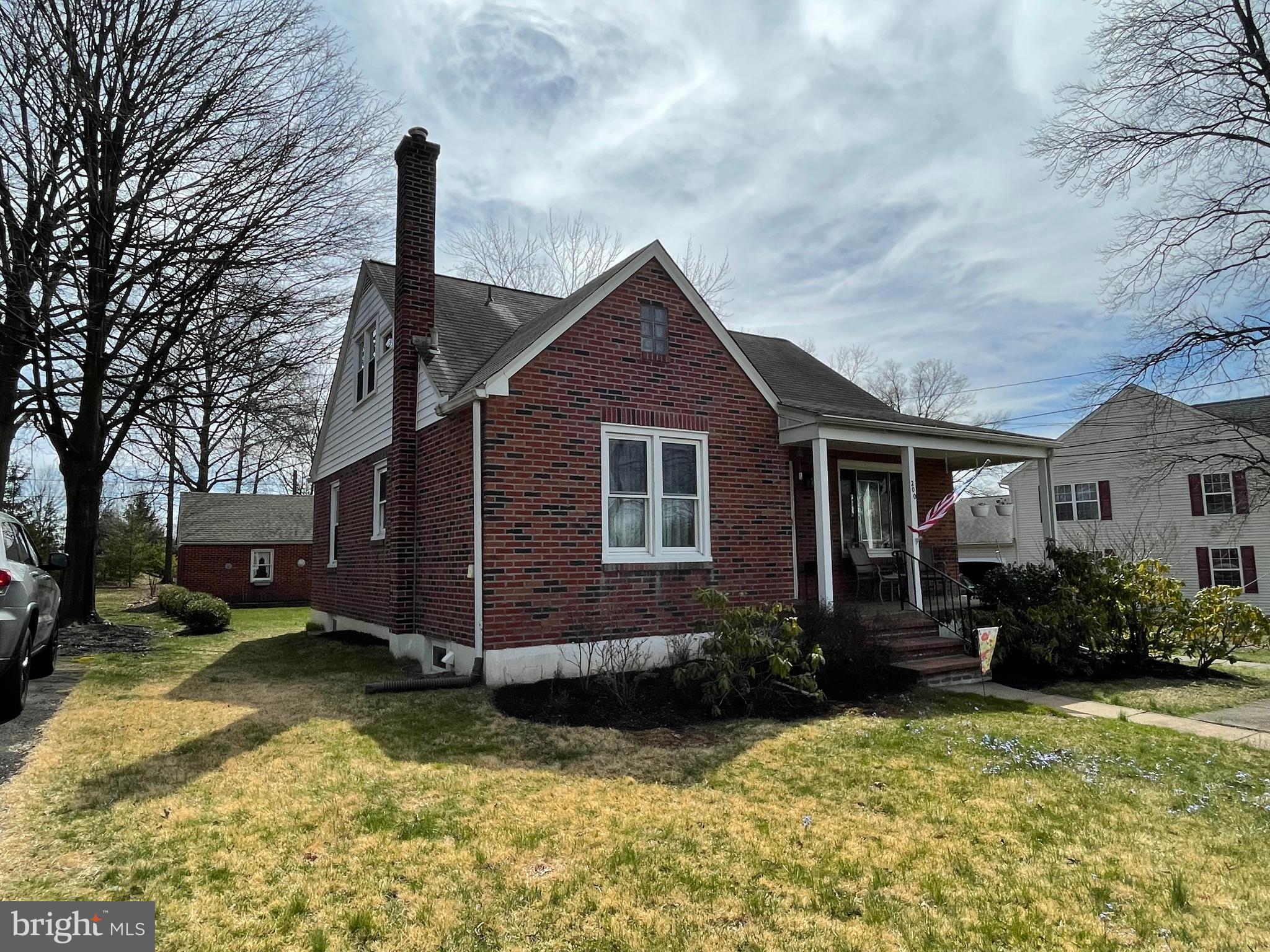 200 MONTGOMERY AVENUE
