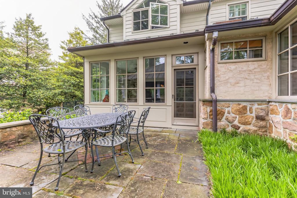 1435 WOODLAND ROAD